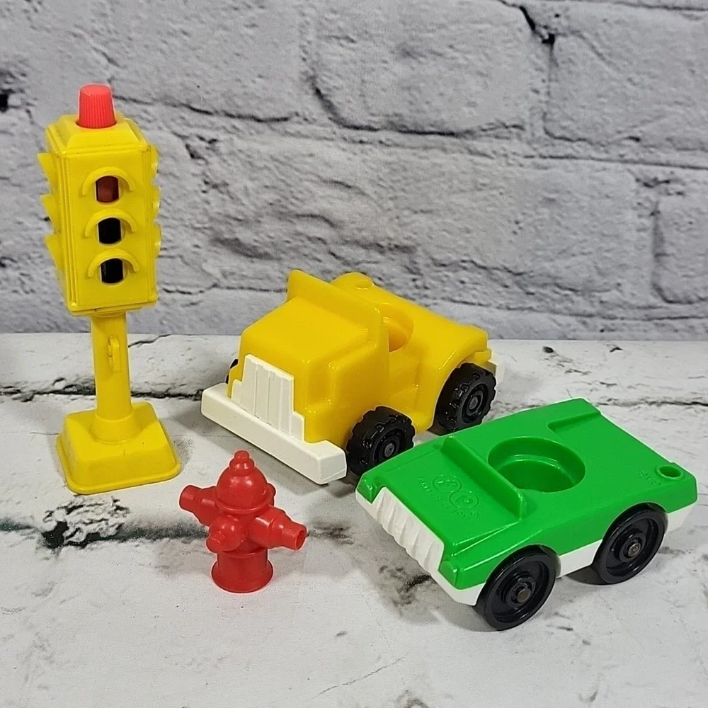 Vintage Fisher-Price Little People Cars Truck Fire Hydrant Traffic Signal‎ Light